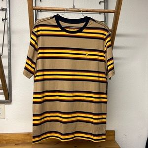 Brixton Hilt Shield SS Knit Tan/Golden Glow/Navy Medium